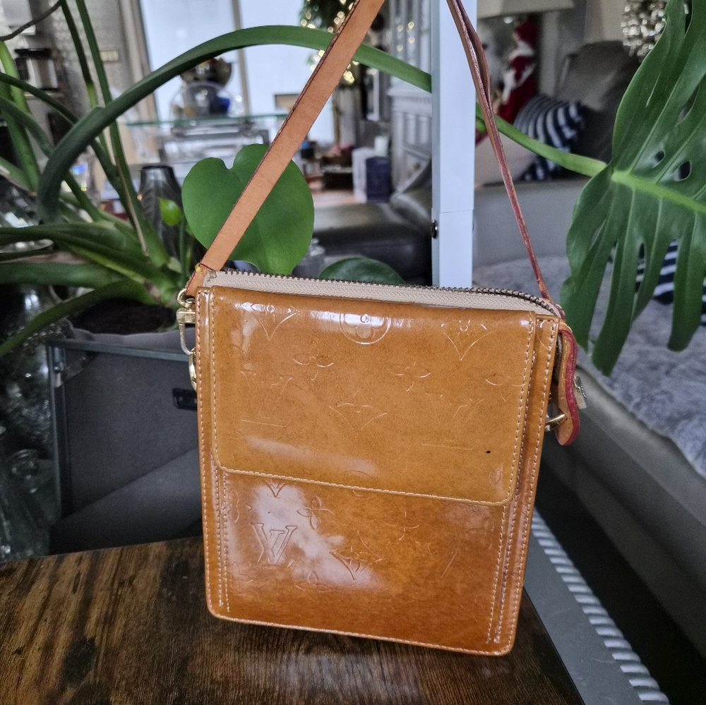 Louis Vuitton Bronze Vernis Mott Monogram Bag - Picture 13 of 13